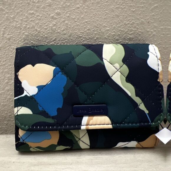 Vera Bradley Performance Twill Riley Compact Wallet RFID Immersed Blooms - Picture 2 of 11